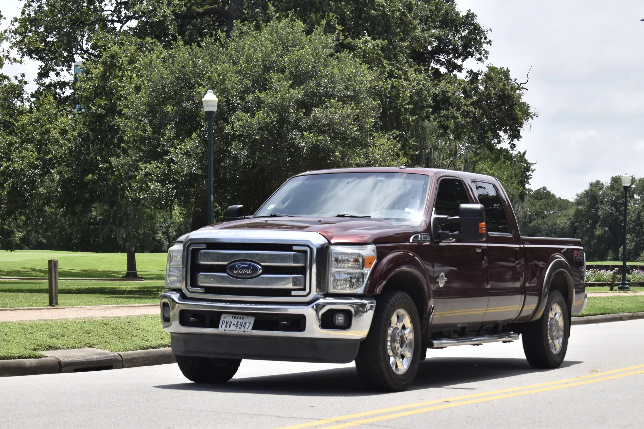 How is truck shipping cost calculated?